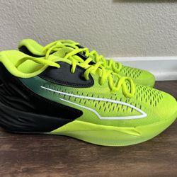 PUMA Women’s Stewie 1 Basketball Shoes Size 8