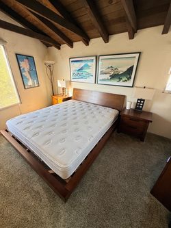 King bedroom set with night stands