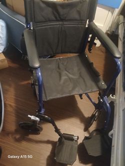 Lightweight wheelchair