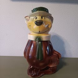 1961 Yogi Bear Cookie Jar / Hanna Barbera