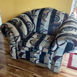 SINGLE SEAT COUCH