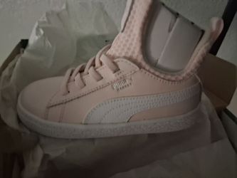 Puma Low-Top Sneakers Pink and White