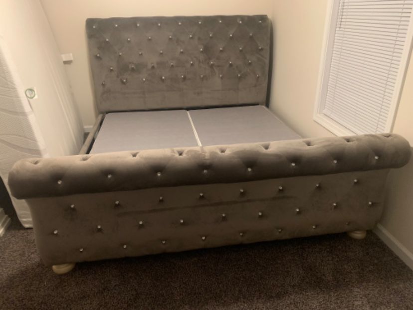 Bed Frame (only) / 9.5 Ft Tree/ Dresser