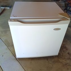 Haier Mini Fridge 