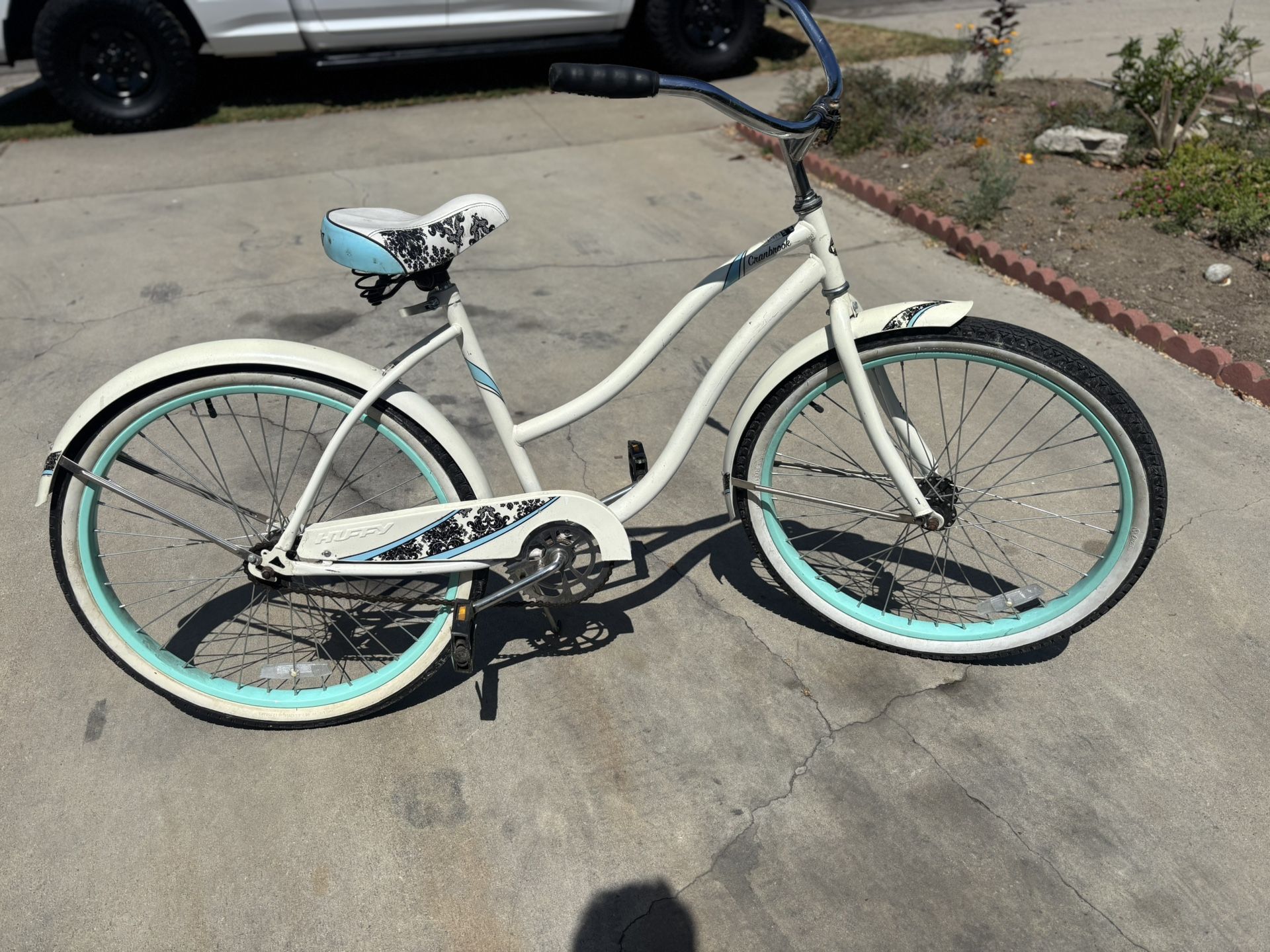 Huffy Cranbrook 26 Women’s Beach Cruiser