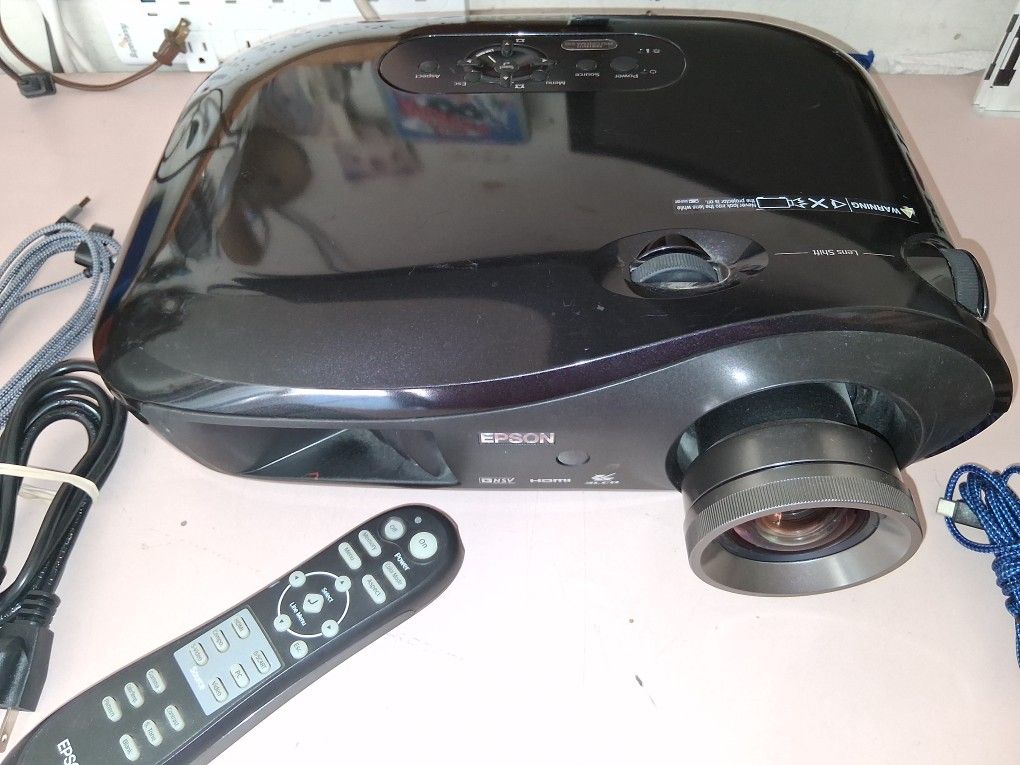 Projector Like New With Remote 150 With HDMI