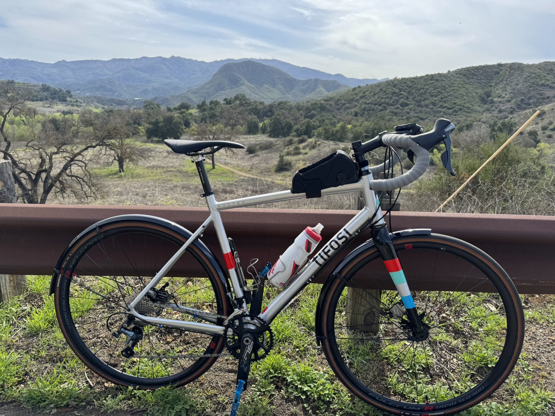 All-Road All-Season Gravel-lite Bike Tifosi Rostra 