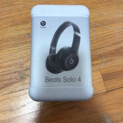 Beats Solo 4 - Wireless On-Ear Bluetooth Headphones