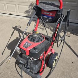 Troy Built Briggs 2700 Psi Pressure Washer