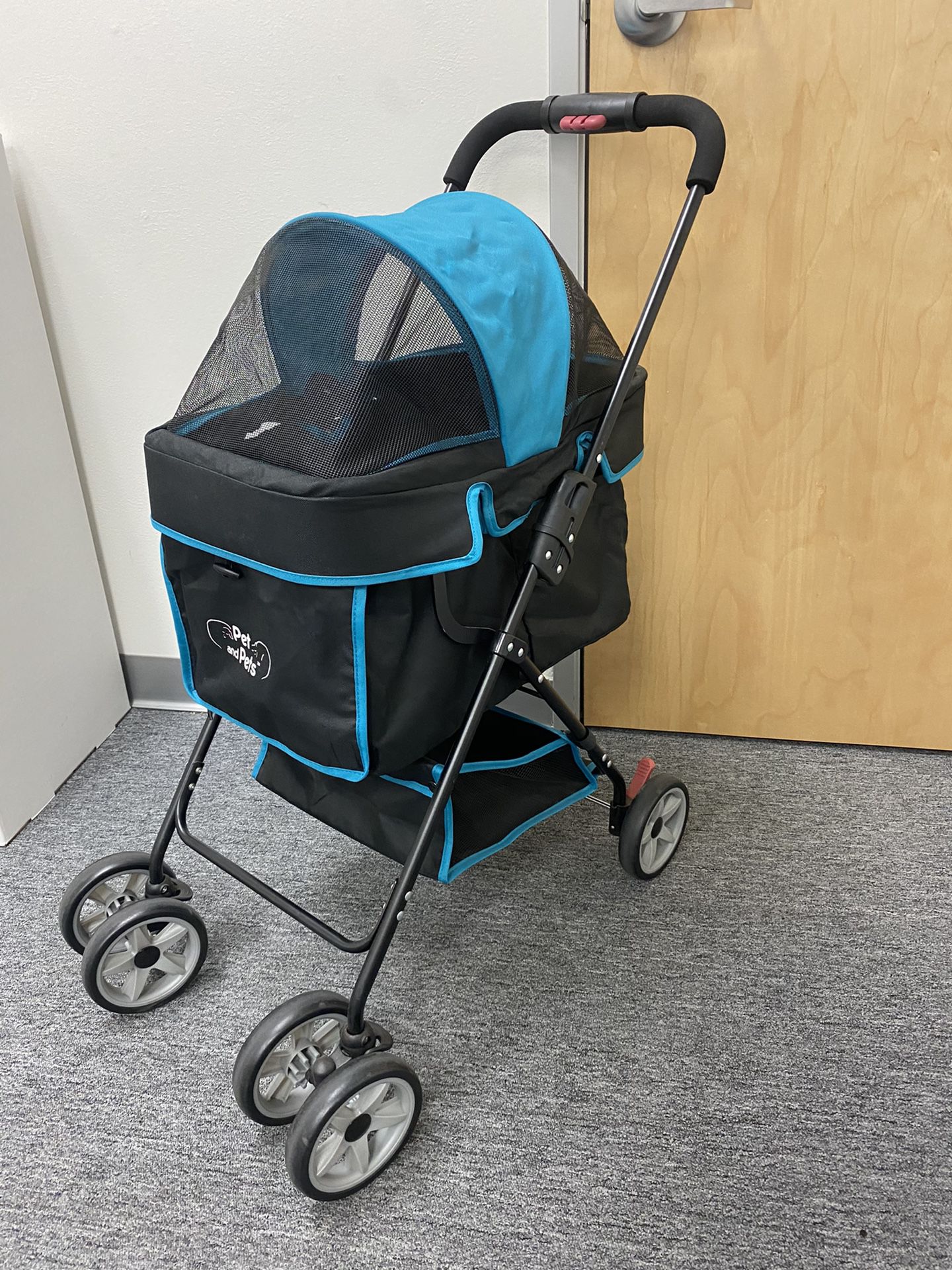 Pet and Pets Swift Pet Stroller for dogs, cats and small animals