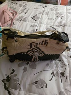 USED  PURSE  IT SAYS   (FAITH )