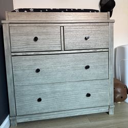 Baby changing table/dresser
