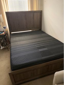 Queen size bed