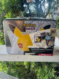 Pokémon TCG Celebrations Collector Chest Kit 3 Foil Promos English 2021