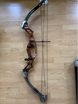 Hoyt Ultra Elite XT 2000 - Complete Target Archery Setup w/ Case, Sight, Arrows