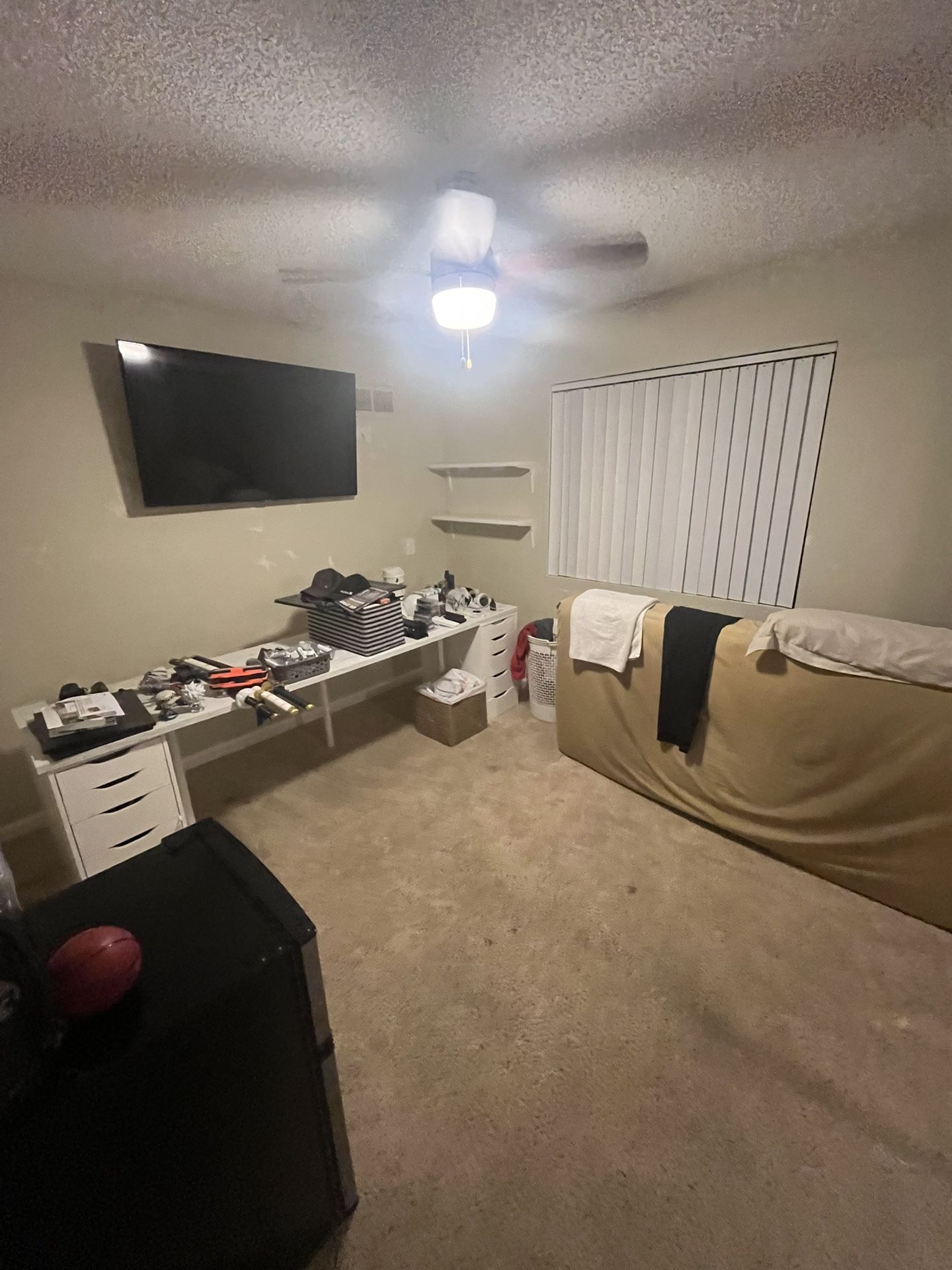 BIG ROOM SALE (SELECT ITEMS) CHECK BIO