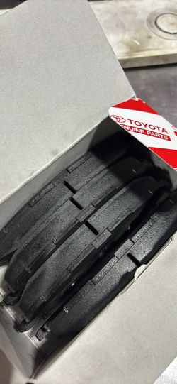 Brand New Front Brake Pads For Rav 4