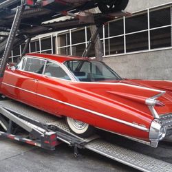 VINTAGE CAR COLLECTOR BUYS CLASSIC CARS!