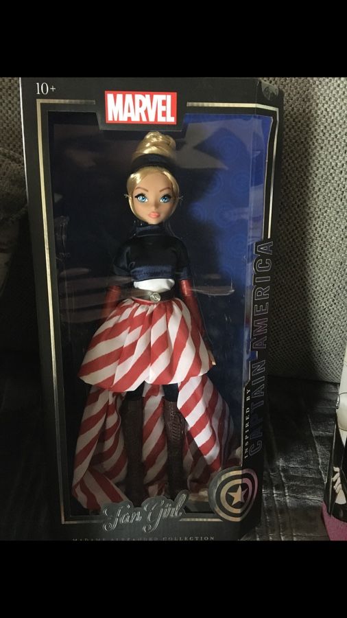 Fan girl marvel captain America doll *NEW* toys r us exclusive