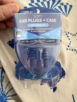 Brand new Ear plugs + case
