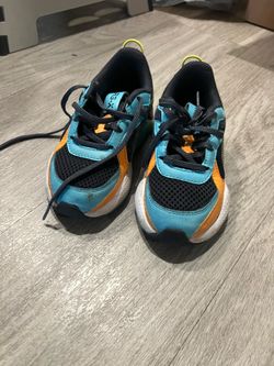Toddlers puma shoes 11c