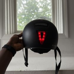 Helmet (Matte Black)