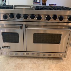 Viking professional gas and electric oven and range with
