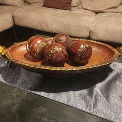 Decorative Dish With Balls And Candle Holders With Candles