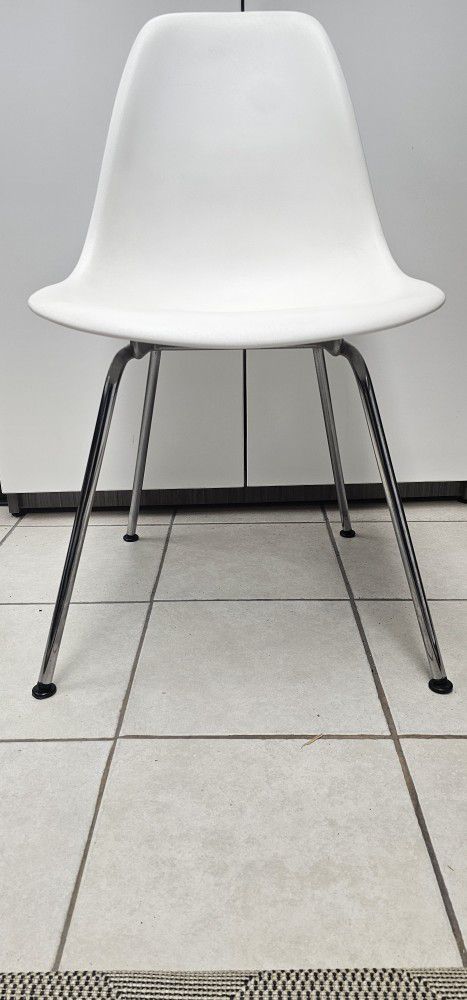 HERMAN MILLER EAMES BUCKET CHAIRS