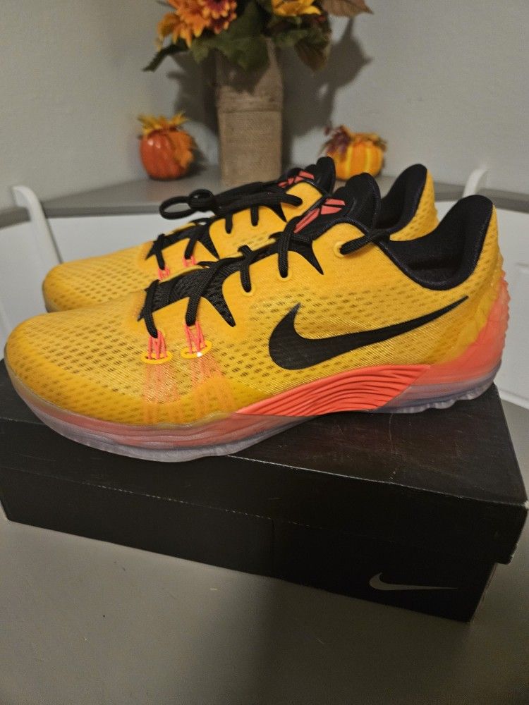 NIKE ZOOM KOBE VENOMENON V SIZE 11
