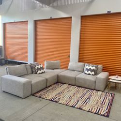 RTG Modern Sectional