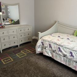 Kid’s bedroom Furniture