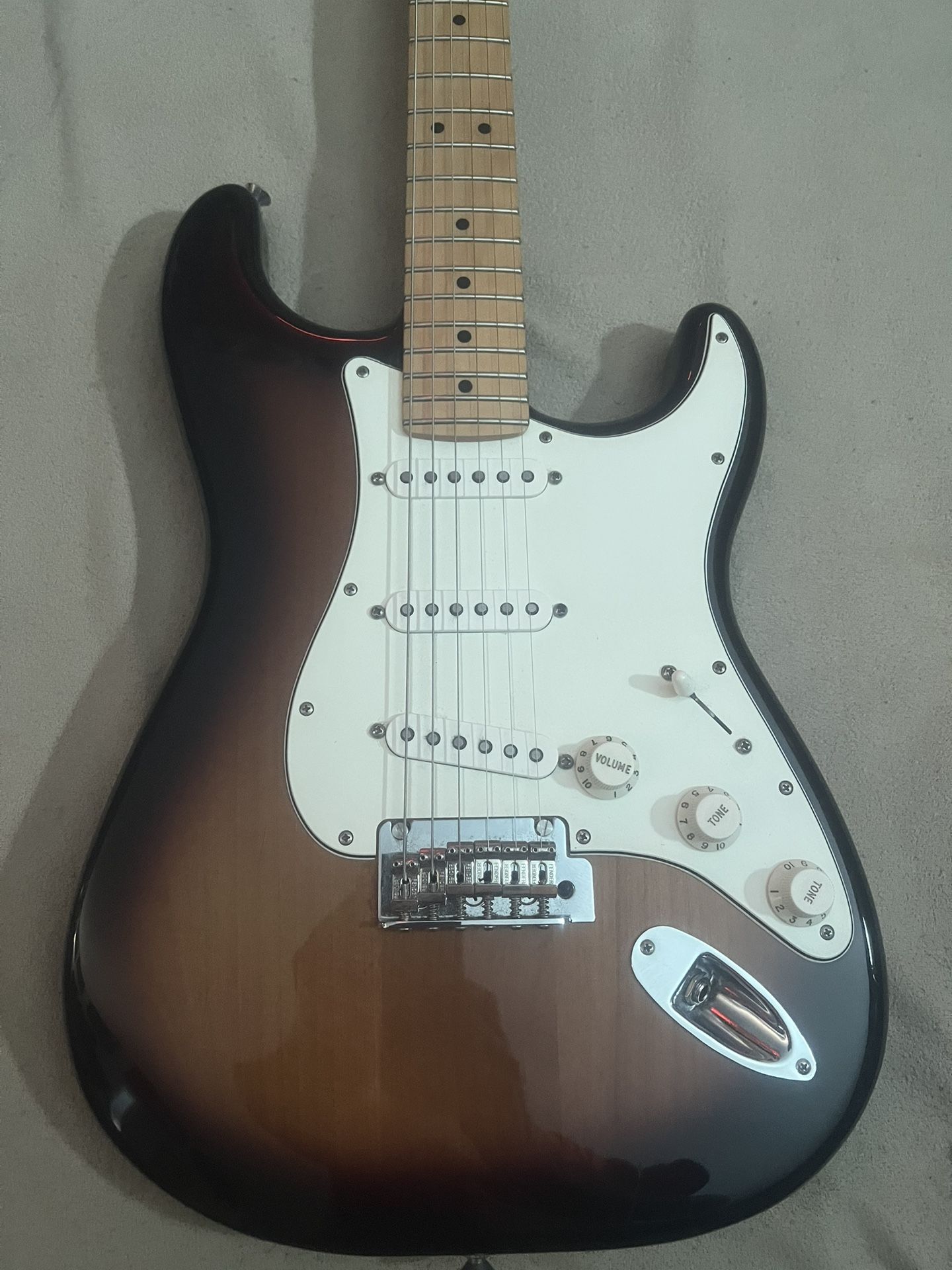 MIM 75th Anniversary Fender Stratocaster 