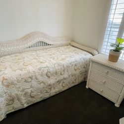 Vintage White Wicker Daybed Set with Trundle, 2 Mattresses & Dresser 