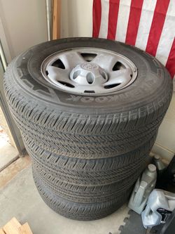 Stock Tacoma Wheels and Tires.