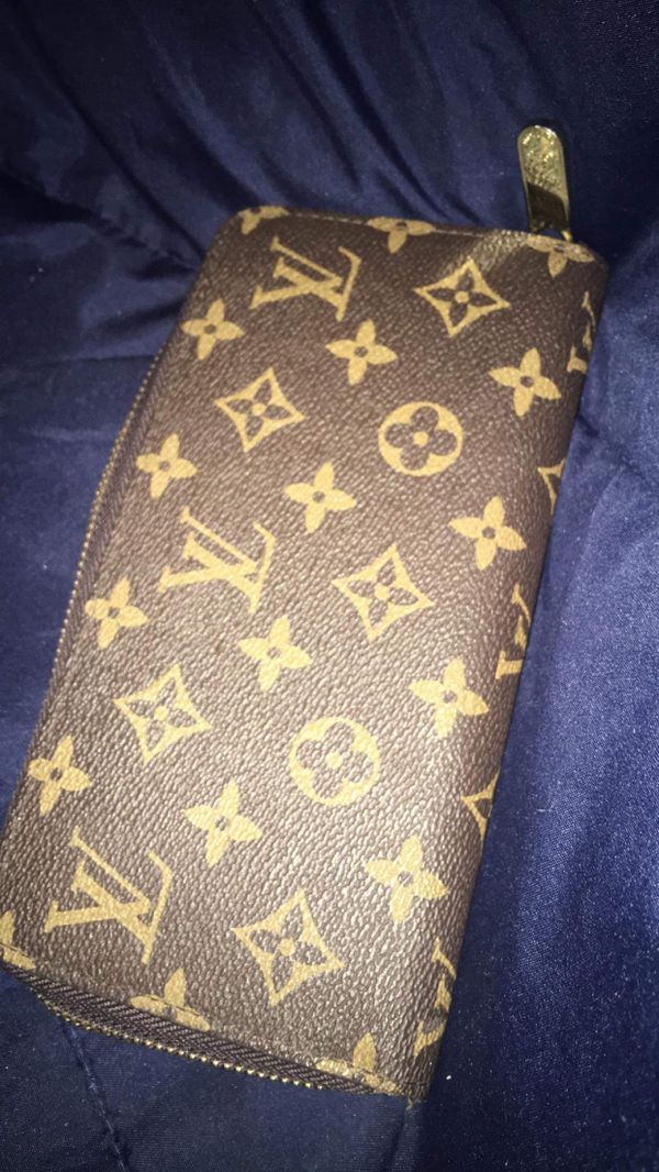 Louis Vuitton for Sale in Del Valle, TX - OfferUp