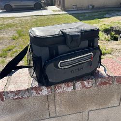 Arctic Zone Titan Lunchbox Cooler