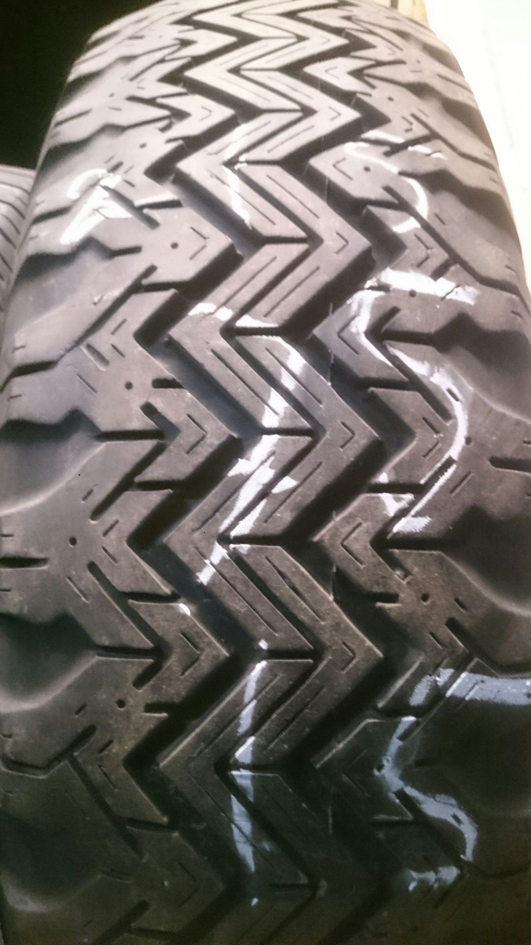 Tire 215/75/15