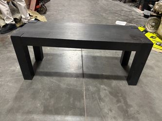 Wood coffee tabld in fair  condition