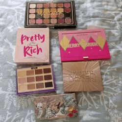 book citizen Vibrant Cosmetic Sets for Every Occasion and Preference!