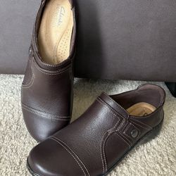 Clarks Cora Poppy Loafers Dark Brown Tumbled Leather Slip-On Lightweight Size 10