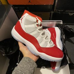 DS Jordan Cherry 11s size 10
