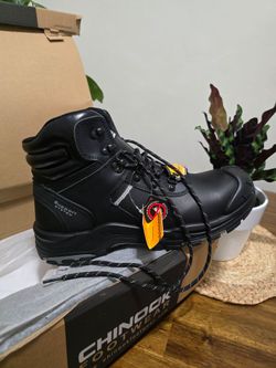 Steel toe work boots