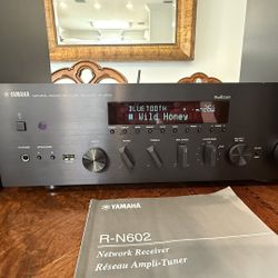 Yamaha Network Receiver R-N602. Speakers