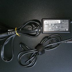 Genuine Original OEM HP AC Adapter 45W 19.5V 2.31A HSTNN-DA35 696607-003 R33030