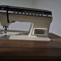 Singer 2000 Electronic Sewing Machine With Original Table