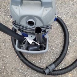  Shop vac brand 5.5 horsepower 12 gallon vacuum