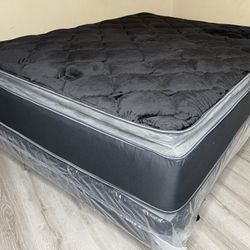 14” Queen Midnight Collection Hybrid Pillow Top Mattress!