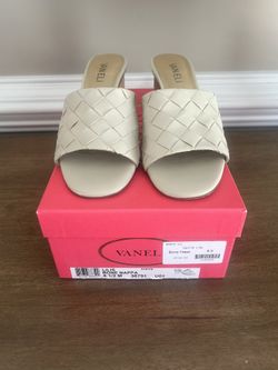 Women’s Mid-Heel Sandal (Size 6.5)