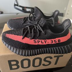 Yeezy 350 V2 - Size 6 